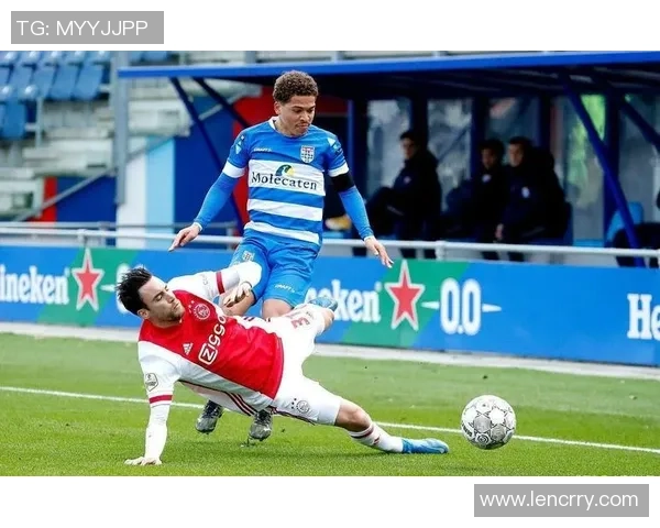 热刺与阿贾克斯下半场精彩对决分析与战术解读 热刺与阿贾克斯下半场精彩对决分析与战术解读